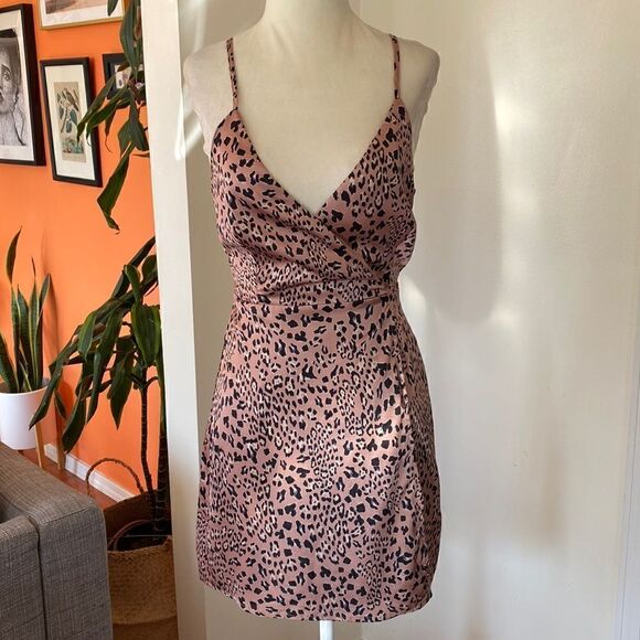Showpo Leopard Print Mini Sleeveless Wrap Dress Size 2 - Picture 2 of 10